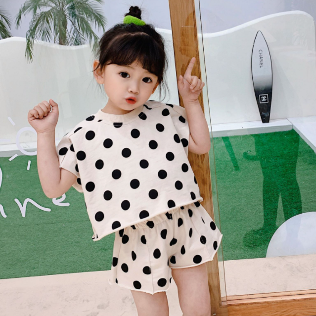 80 130 絶対可愛い ドット柄 韓国 半袖 プリント ｔシャツ ショートパンツ 上下セット 女の子 2点セットアップ